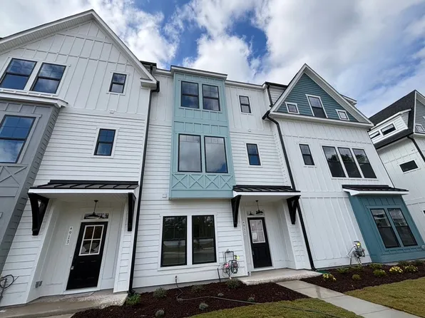 915 Douglas Eley Ln, Chesapeake, VA 23322