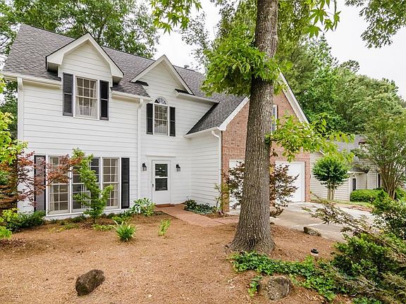 4th image of 617 Radford Cir