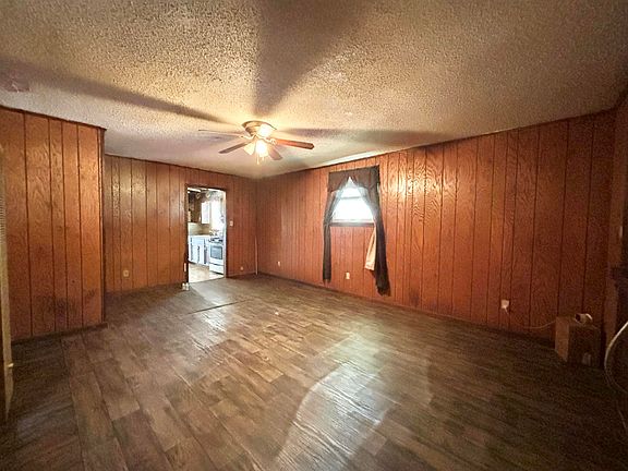 5th image of 2388 Golden Ave