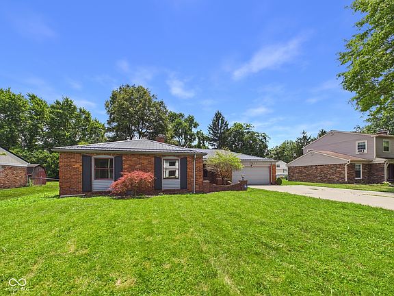 3rd image of 1727 Oakwood Dr