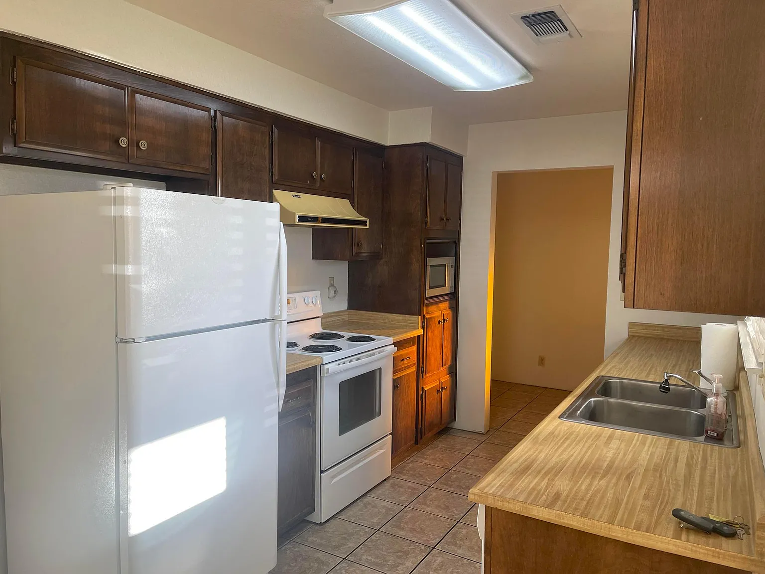 3 bed, 1244 sqft, $1,850 — Photo 4