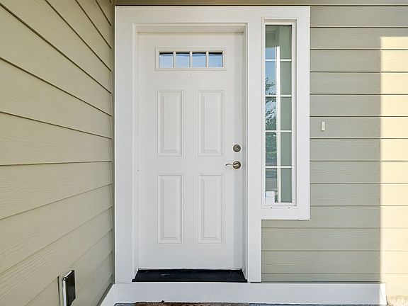 2nd image of 759 Freedom Ct SE