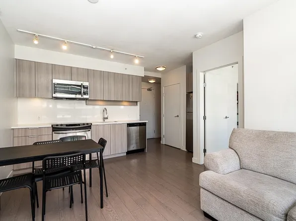 13308 Central Ave #2302, Surrey, BC V3T 0M4