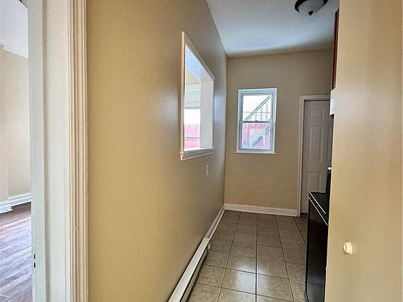 2nd image of 120 N 4th St APT 2