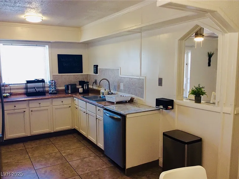 5108 Wilbur St — Photo 12