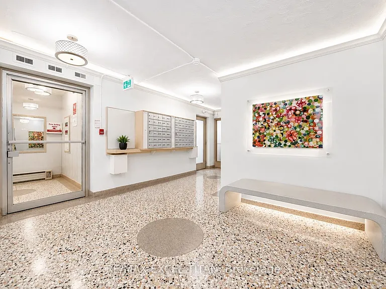 2895 Bathurst St #107 — Photo 3