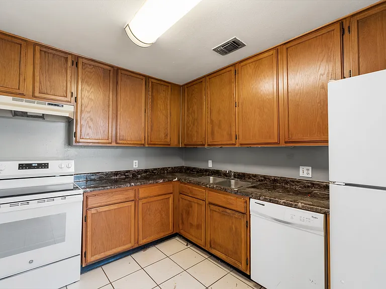 4160 Versailles Dr #4160D — Photo 7