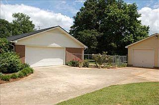 1st image of 104 Lori Dr