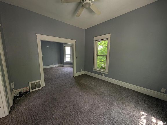 3rd image of 2833 8th Ave