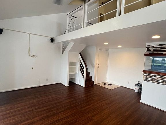 3rd image of 94-433 Lanikuhana Pl APT 1119