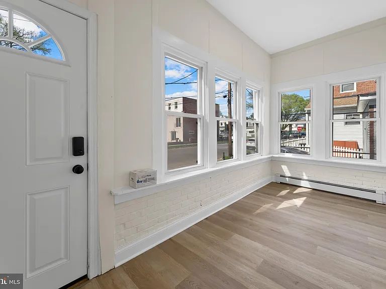 7608 Chelwynde Ave — Photo 22