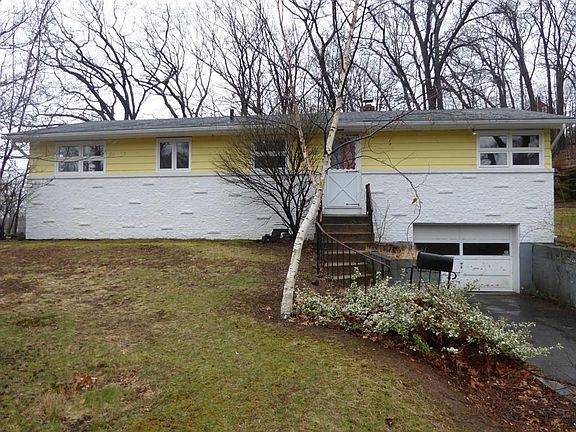 4th image of 65 Lenox Rd