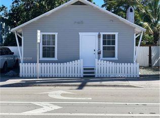 107 Stirling Rd, Dania, FL 33004