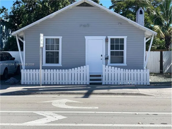 107 Stirling Rd, Dania, FL 33004