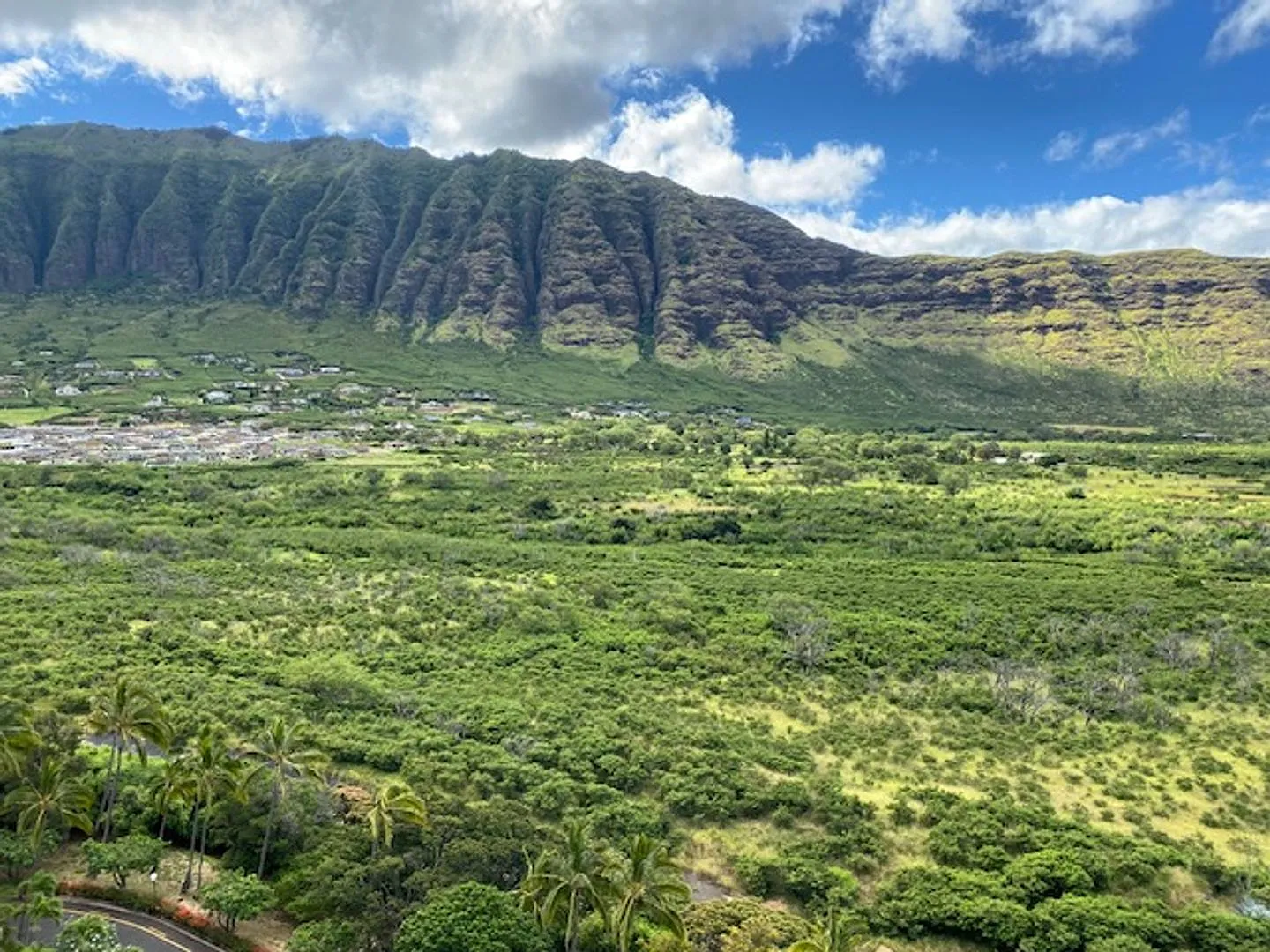 Beautiful 1/1 Penthouse unit at Makaha Valley Towers — Photo 2