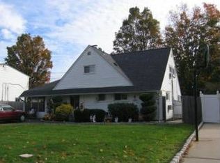 137 Blacksmith Rd, Levittown, NY 11756