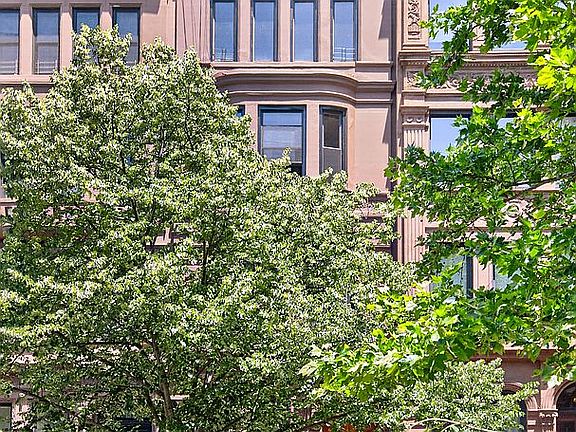 3rd image of 43 W 84th St