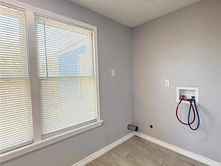 1722 Trenton Dr — Photo 15