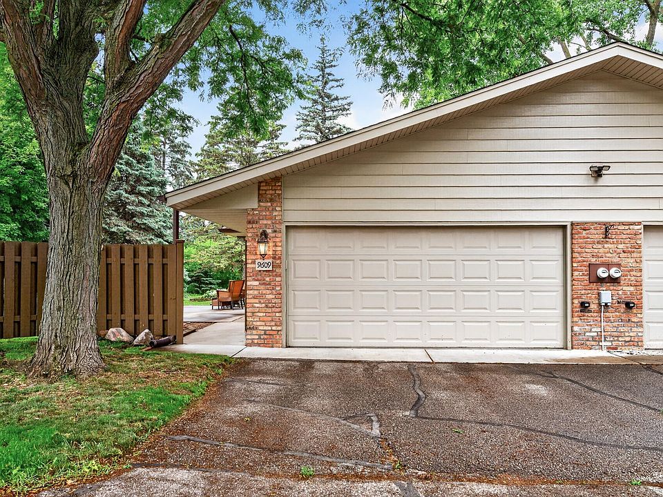 1st image of 9609 Lonsdale Cir