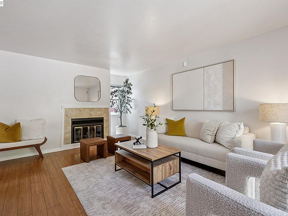 3rd image of 28086 Thorup Ln