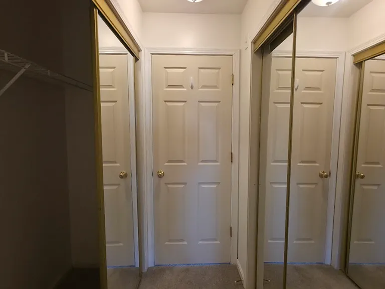 8114 Chester Pkwy — Photo 10