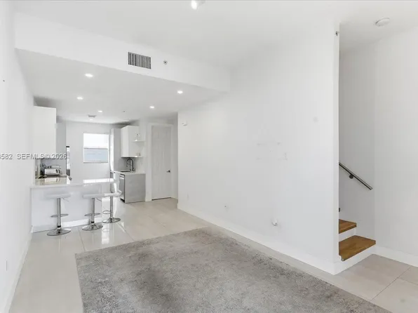 7743 SW 99th St APT 2, Miami, FL 33156