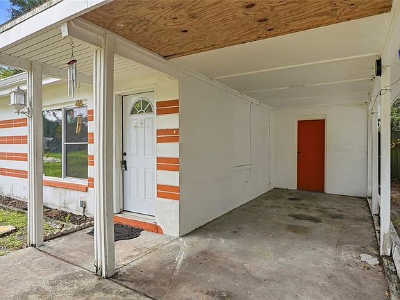 2nd image of 427 1ST AVENUE NE