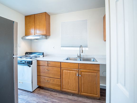 4th image of 6717 Kelly St