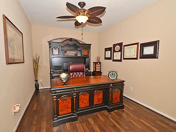 AS YOU WALK FURTHER YOU COME INTO THE LARGE DINING/STUDY ROOM. FEATURES A LARGE WINDOW, UPGRADED CEI