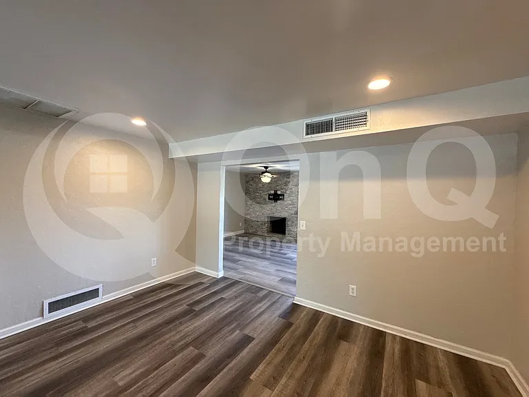 8601 E Calle Bolivar — Photo 11