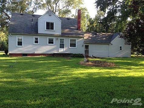 2nd image of 1740 W Curtis Rd