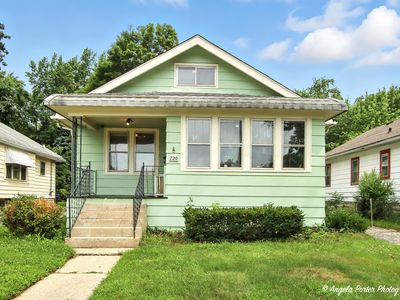 720 W Pacific Ave, Waukegan, IL, 60085