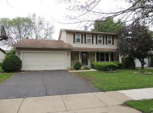 2485 Lincolnwood Ct, Aurora, IL 60504