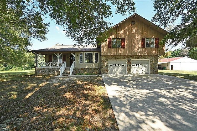 2nd image of 1515 County Road 1216