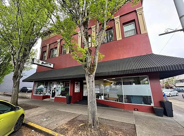 210 SW Jefferson Ave - 10 — Photo 4