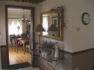 325 N Abington Rd, Clarks Green, PA 18411