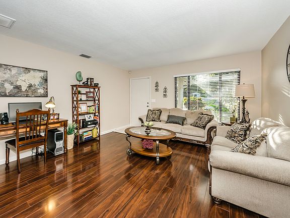 4th image of 1207 Timberbrooke Dr