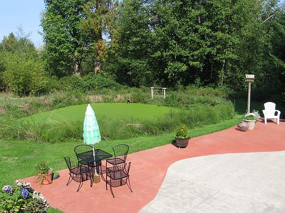 sport court w/ faux patio