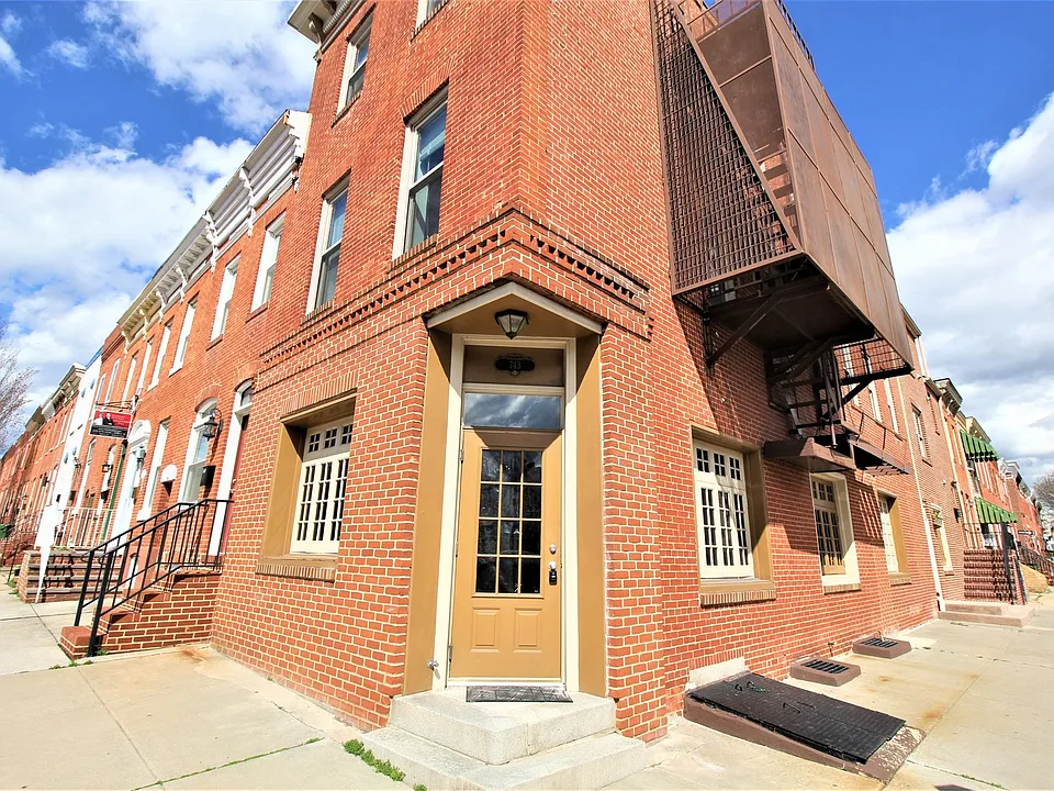 743 S Montford Ave