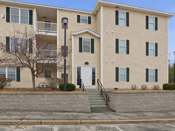 10 Vista Ridge Dr Unit 2, Londonderry, NH 03053