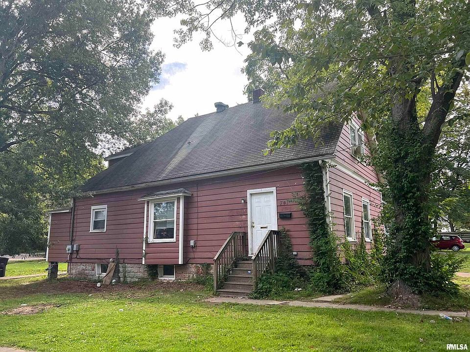 1st image of 701 W College St