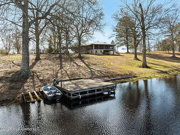 4th image of 119 Betty Ln