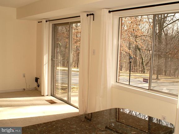 5th image of 10670 Weymouth St #10670