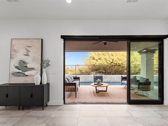 3rd image of 10 Camino La Venta Ct