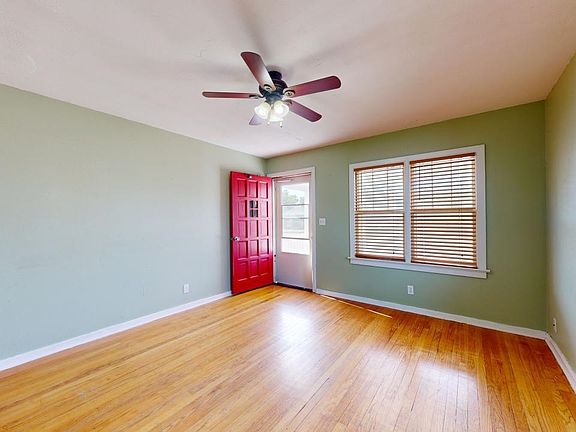 5th image of 301 E 13th St