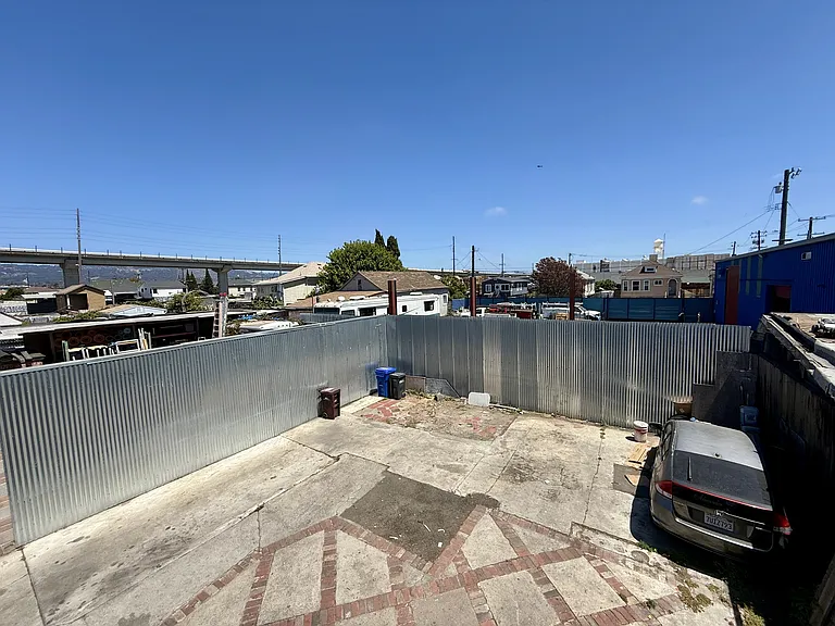 806 52nd Ave #B — Photo 17