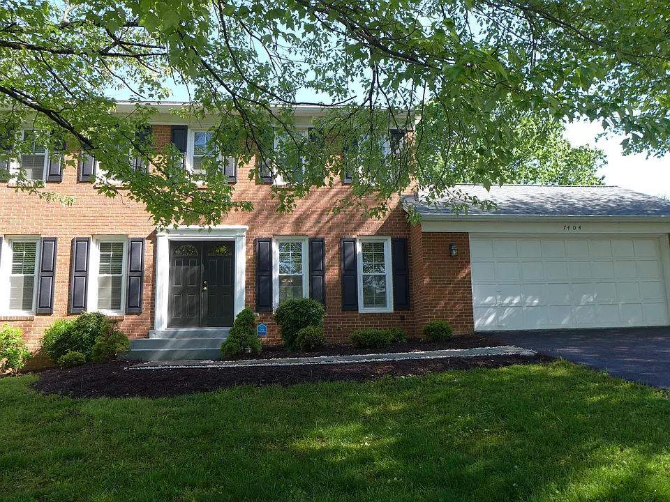 7404 Beverly Manor Dr