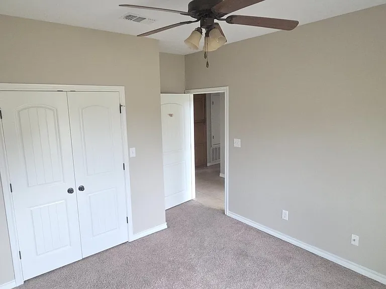 3606 Sylvia Dr — Photo 9