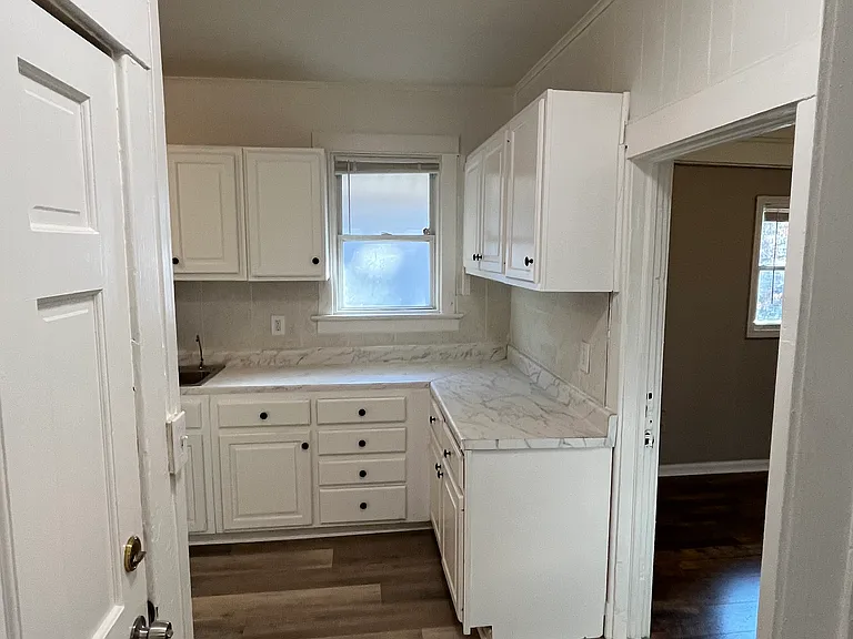 3718 Wayne Ave — Photo 14