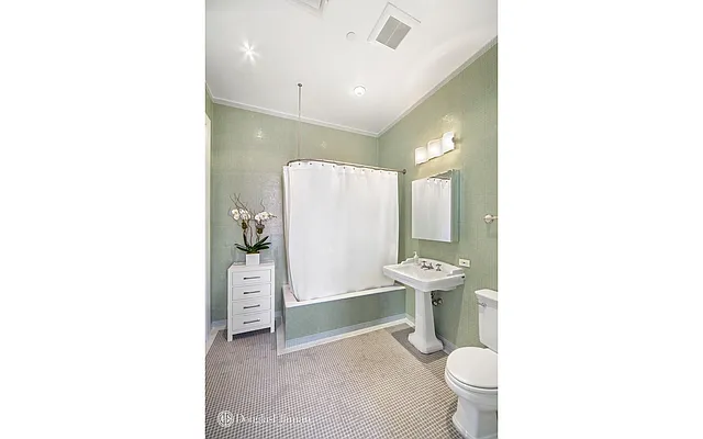 Sold by Douglas Elliman | media 9